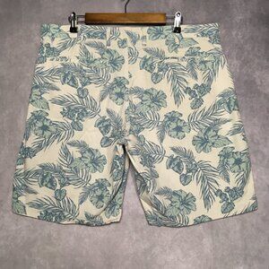Gap Mens Floral Shorts size 36 White Blue Flowers Flat Front Cotton Stretch